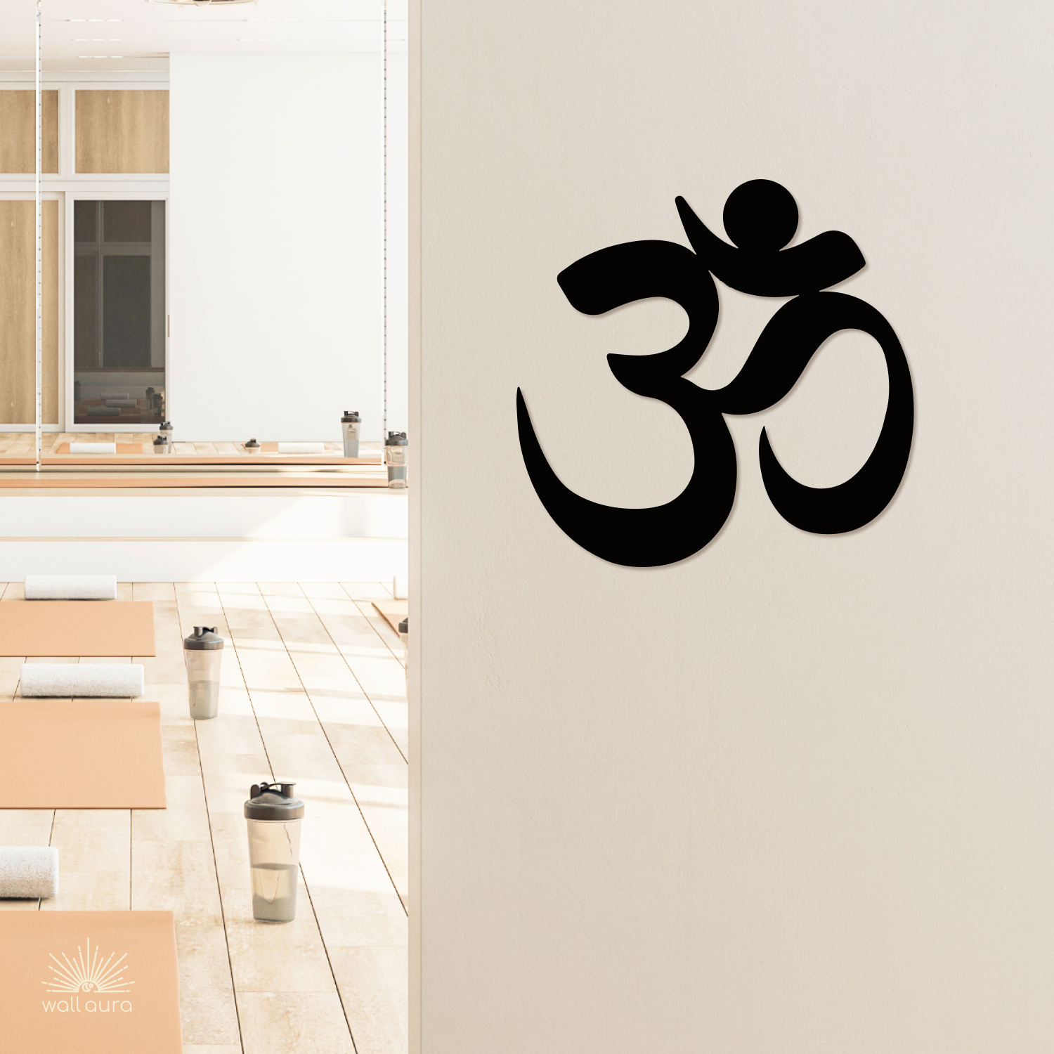 סמל אום מברזל לקיר