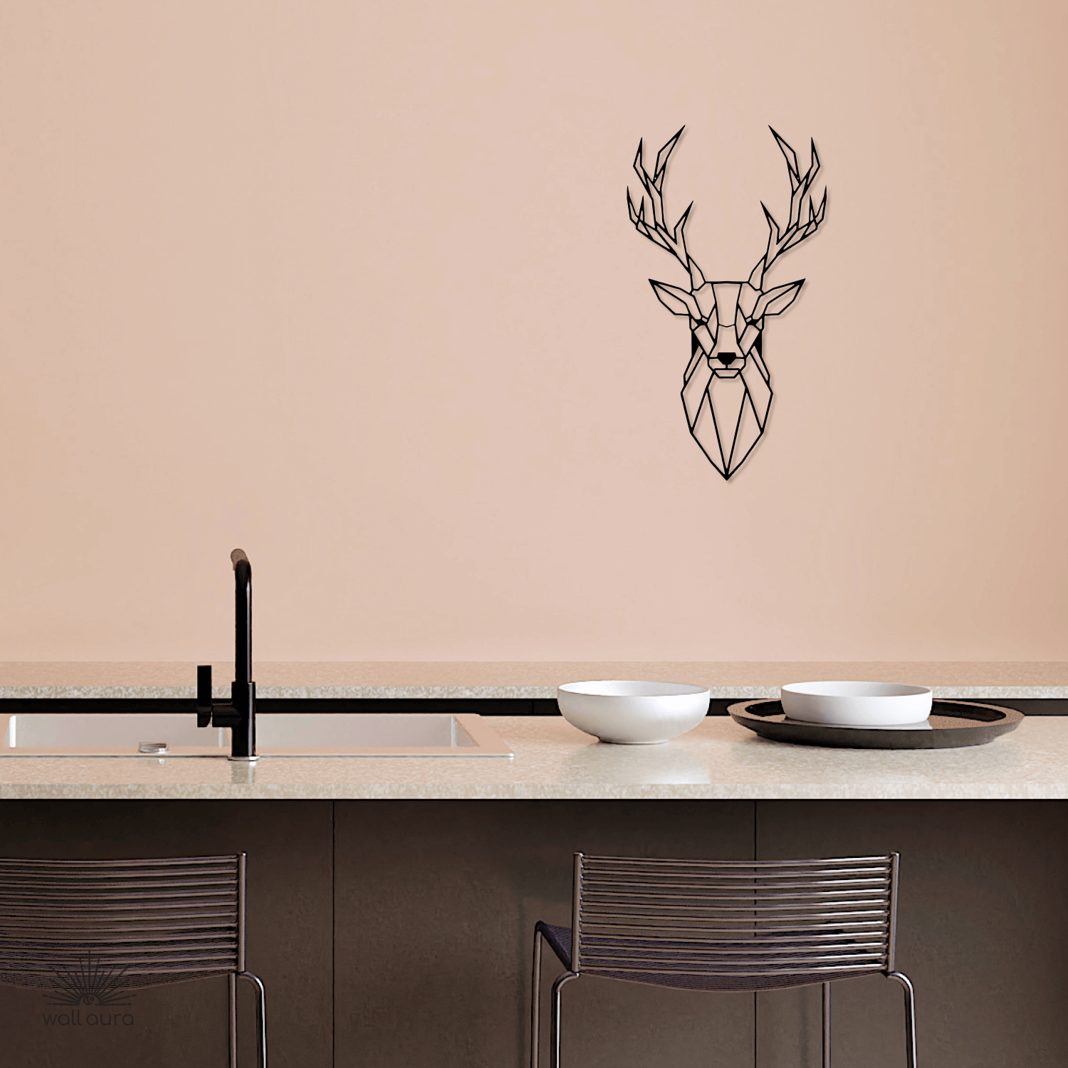 ראש צבי גיאומטרי – אומנות קיר מברזל בעיצוב מודרני