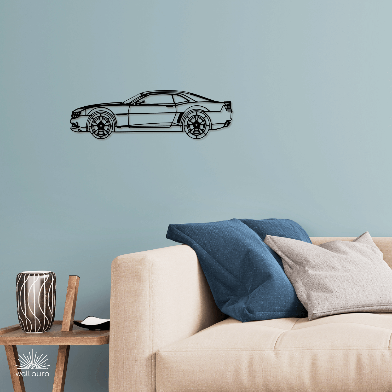 רכב ממתכת לקיר