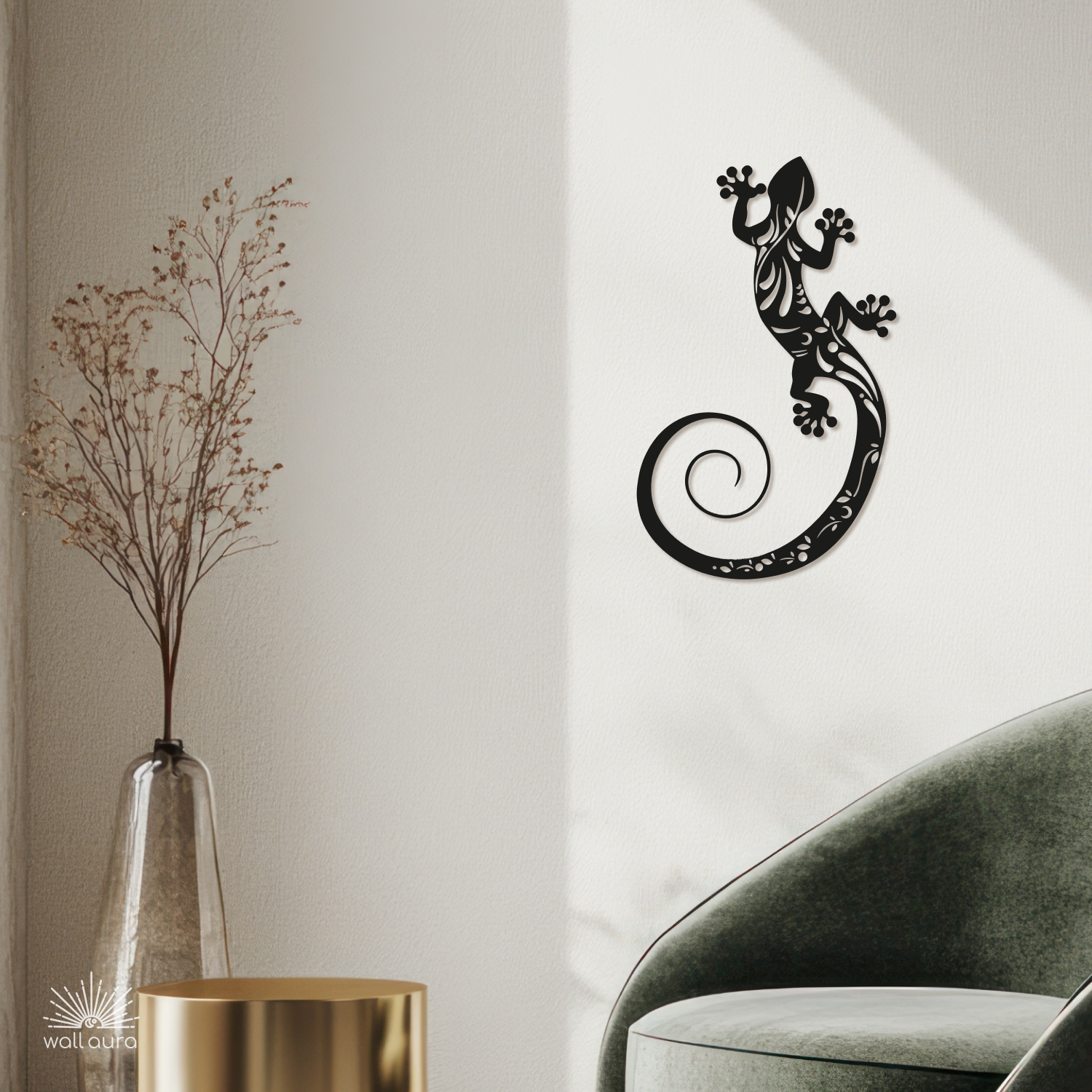 עיצוב קיר ממתכת שממית