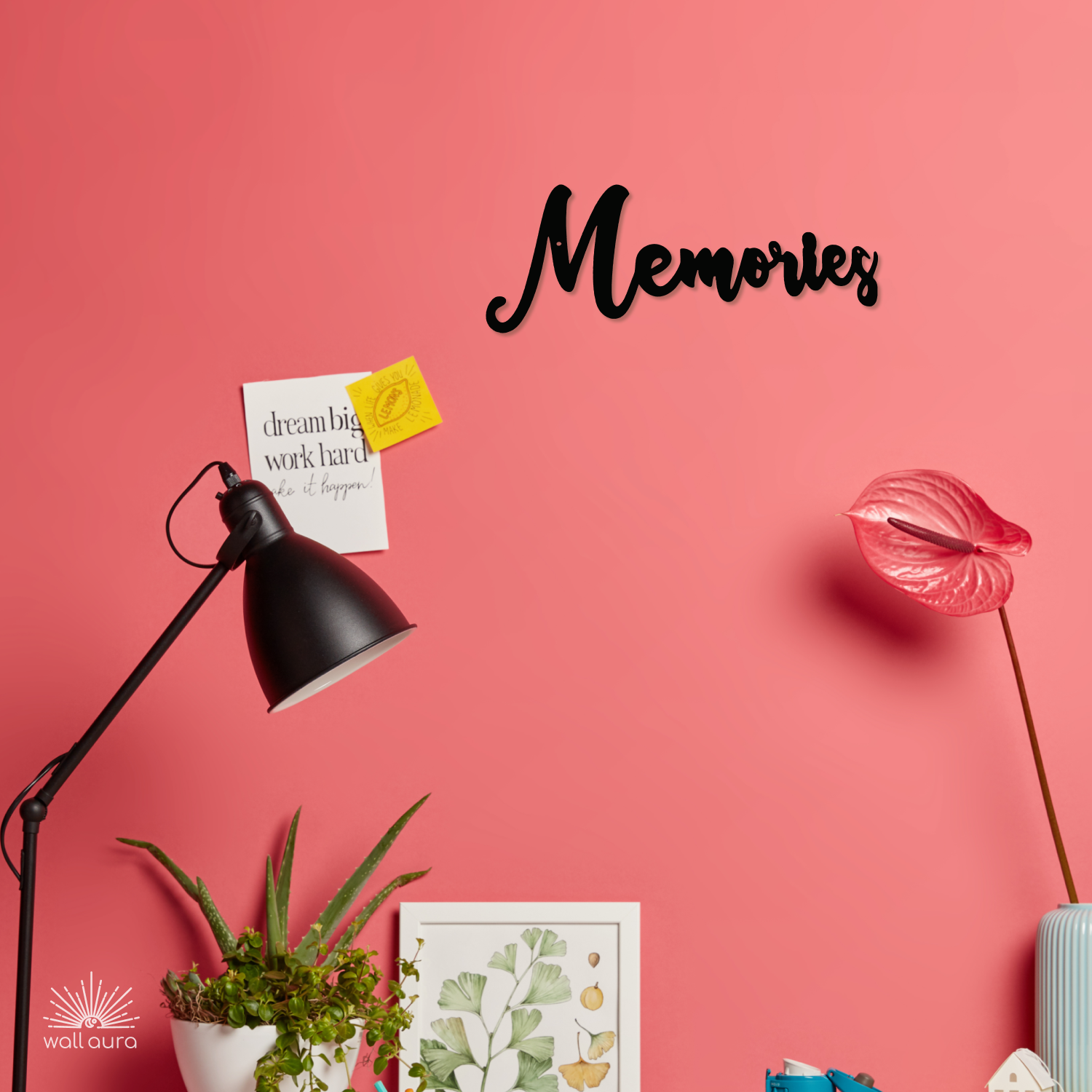 שלט "Memories" בעיצוב אותיות מחוברות ממתכת