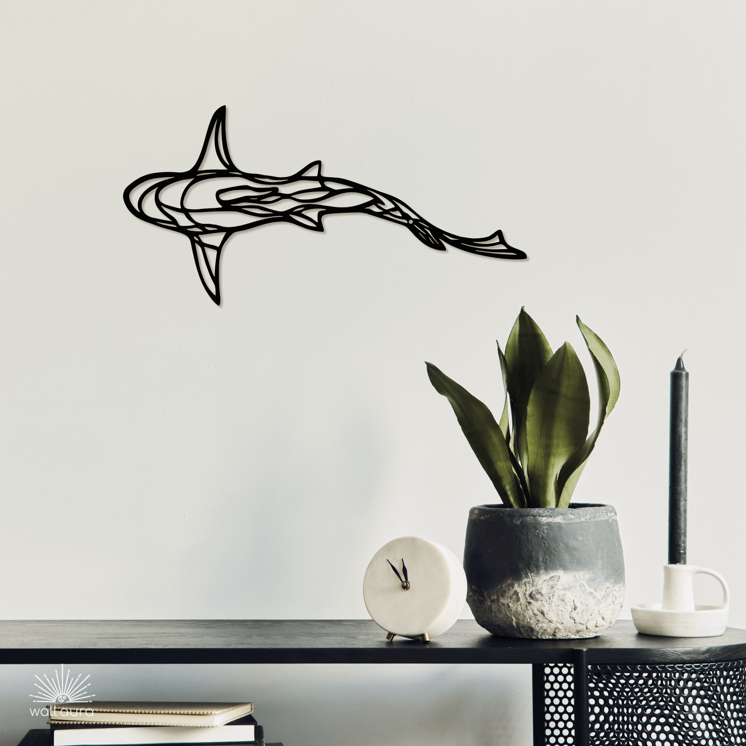 קישוט קיר ממתכת כריש